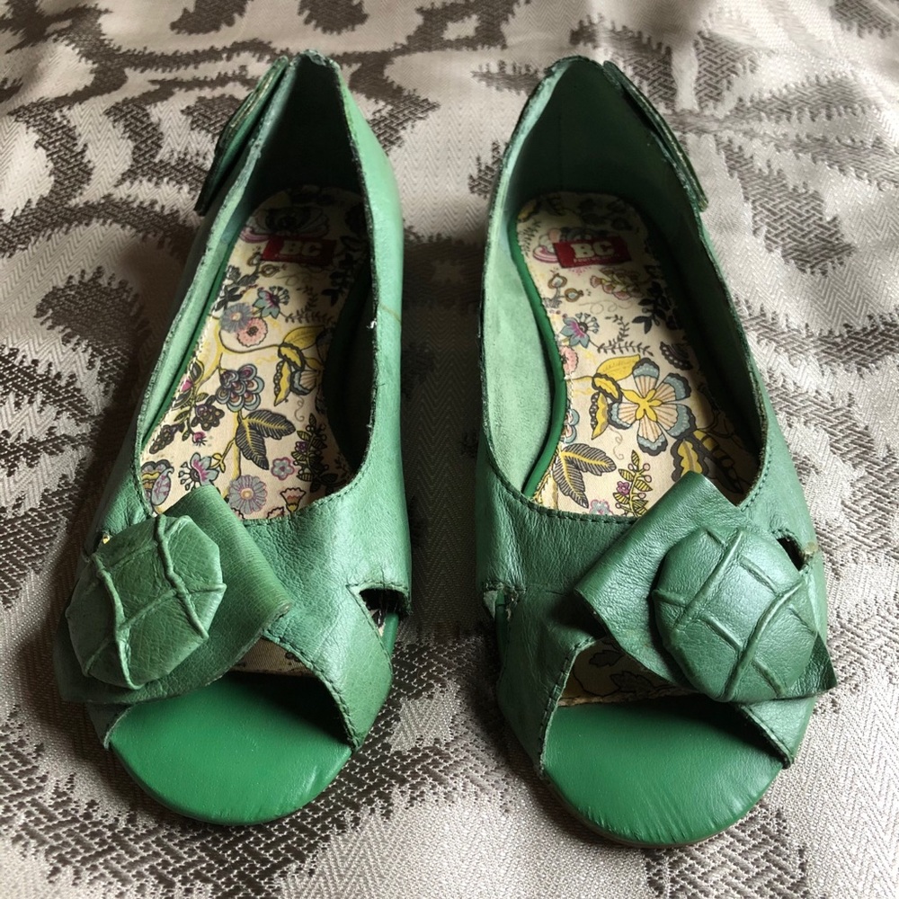 🆕BC FOOTWEAR PEEP-TOE GREEN LEATHER FLATS🥿 Sz 6 - Picture 14 of 16